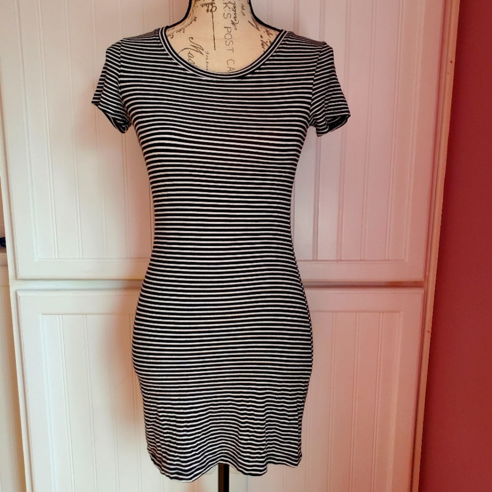 Adorable Black & White Striped T-shirt Dress S